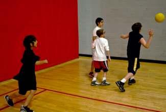 Lessons 13, 14, 15 (Grades K-l) ACTIVITY: One-Wall Handball OBJECTIVES: Striking Locomotor Concept of rebound Levels EQUIPMENT: One 6- or 8-inch playground ball, cones or lines to mark space SPACE: