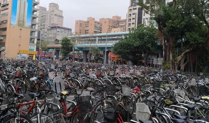 stations & 32,000 bikes in