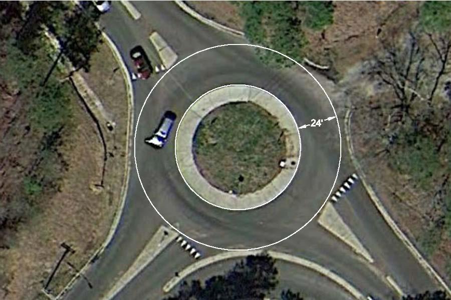 Figure B2-15. Measuring Consistent Circulating Width Source: Google Earth Pro, 2014. Roundabouts in which the number of circulating lanes varies and/or roundabouts that are not circular (e.g., oblong shaped) may have circulating widths that vary.