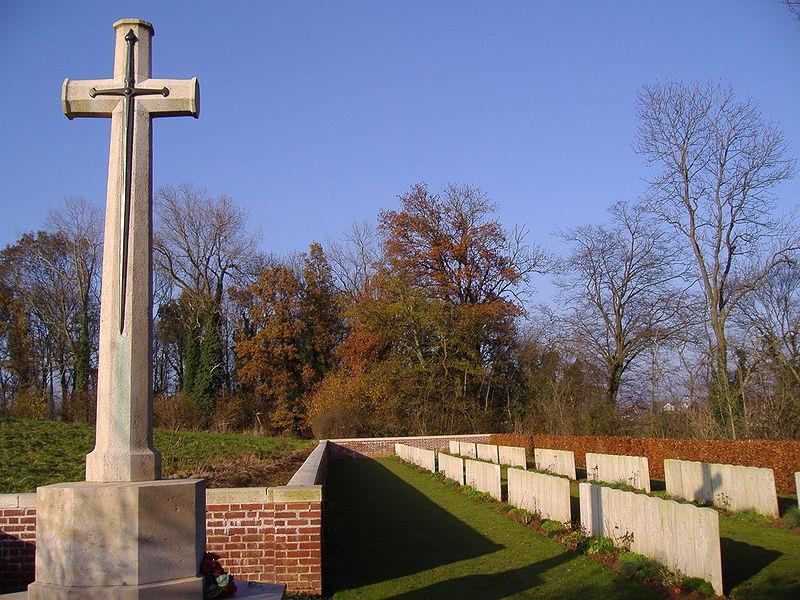 Battle of the Somme Site: The Devonshire Cemetery Background Devonshire Cemetery contains the graves of 163 soldiers from the 8th and 9th Battalions, Devonshire Regiment who were killed on the first