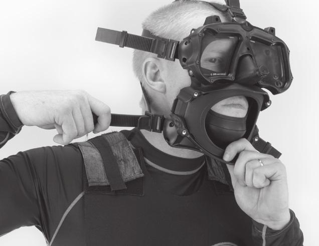 M-48 MOD-1 User Guide Connecting the Pod to the Mask 4) Lightly tighten the lower head harness straps.