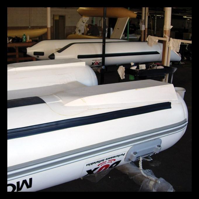 Whether you use it for hunting, fishing, or as a family recreational boat, the Duxling will be there for you. The shape and design of the Sponson's, measuring in at 20.