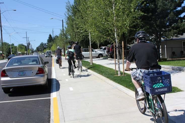 NE Cully: Grade-separated cycle track Issues: Easier as new construction
