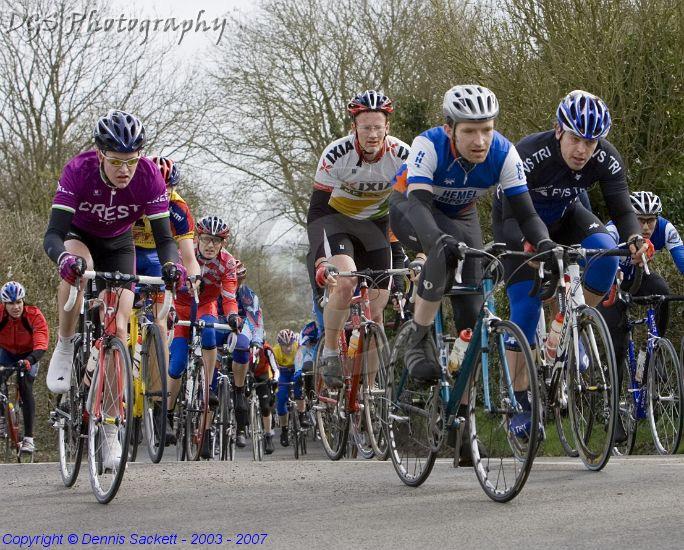 Hemel Hempstead Cycling Club Presents the Roy Thame Cup & Spring Chicken RR Event websites: http://www.hemelcycling.org.