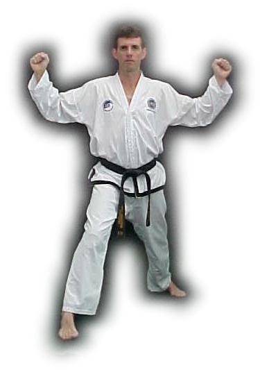 3 DEFENSIVE TECHNIQUES Inner forearm circular block (an palmok dollimyo magki) This technique is to block a combination of hand and foot attack. A walking stance is most suitable for this block.