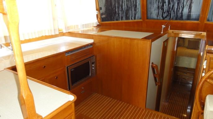 anchor, stainless BBQ, 6 man life raft, Davco davit on flybridge Electrics Electronic controls, with