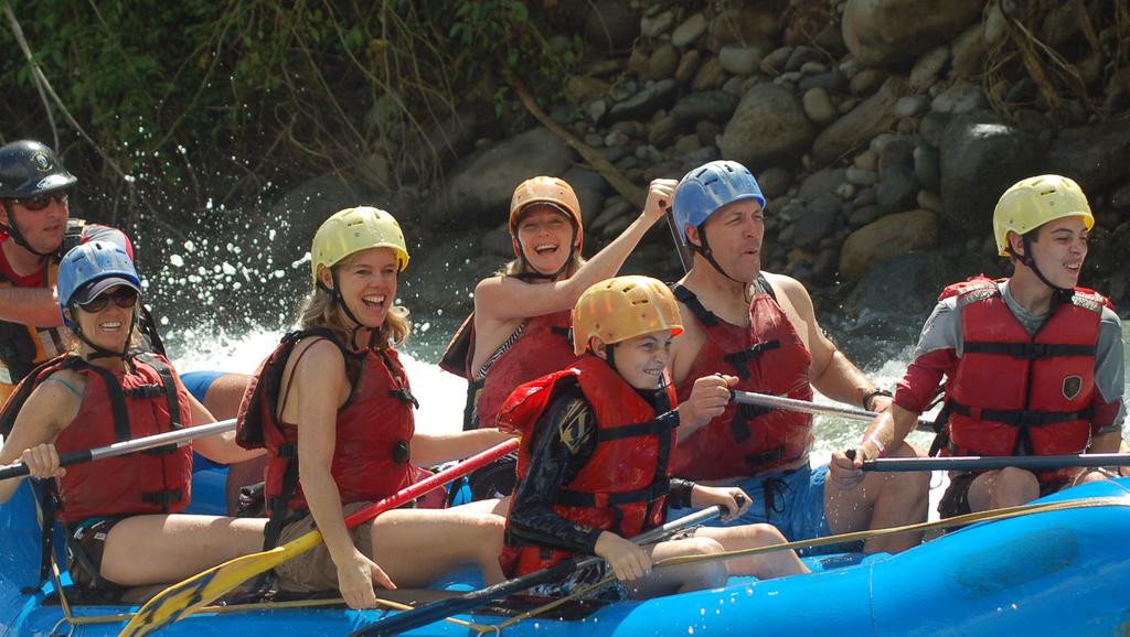 AY 5 AY 6 SAVEGRE RIVER This is your day to experience Costa Rica from the water in your choice of two fun ways. There is no extra cost, whichever one you choose.