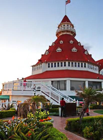 At the other end of the island, Coronado s Ferry Landing offers a collection of more than 20 shops, art galleries and restaurants boasting stunning views of San Diego s downtown skyline.