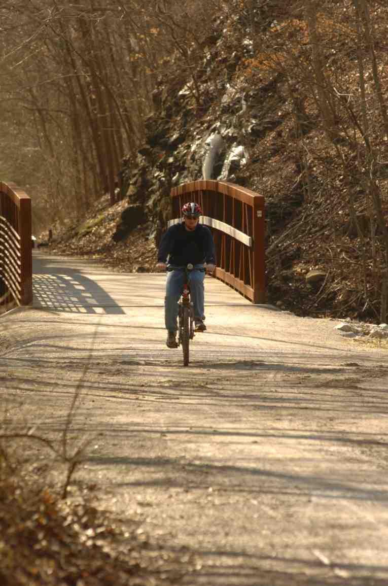 The PedNet Coalition Formed in April, 2000 7,000+ supporters in Columbia Mission: The Mission of the PedNet Coalition of Columbia, MO is to encourage active travel such as walking, bicycling, and