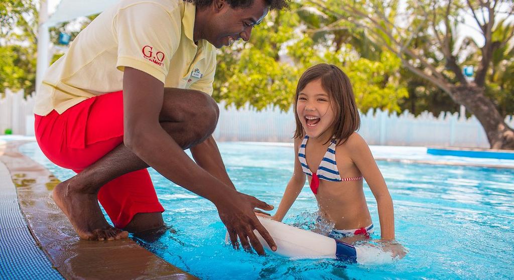 Children Children's Clubs Petit Club Med (2 to 3 years)* Mini Club Med (4 to 10 years) Junior Club Med (11 to 17 years) Age min. Age max.