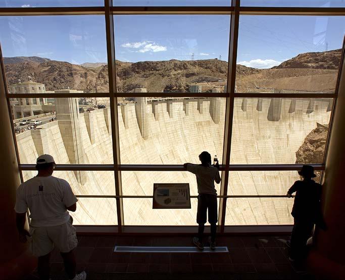People can go inside the dam and power plant. At Lake Mead, they can go fishing and boating. Take a camera if you go. There s a lot to see!