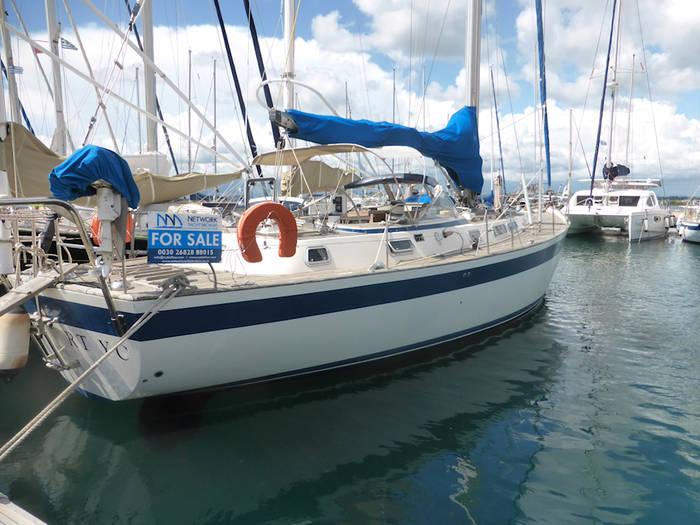 Offering spacious accommodation below decks she is ideally suit to those want to spend longer periods aboard.