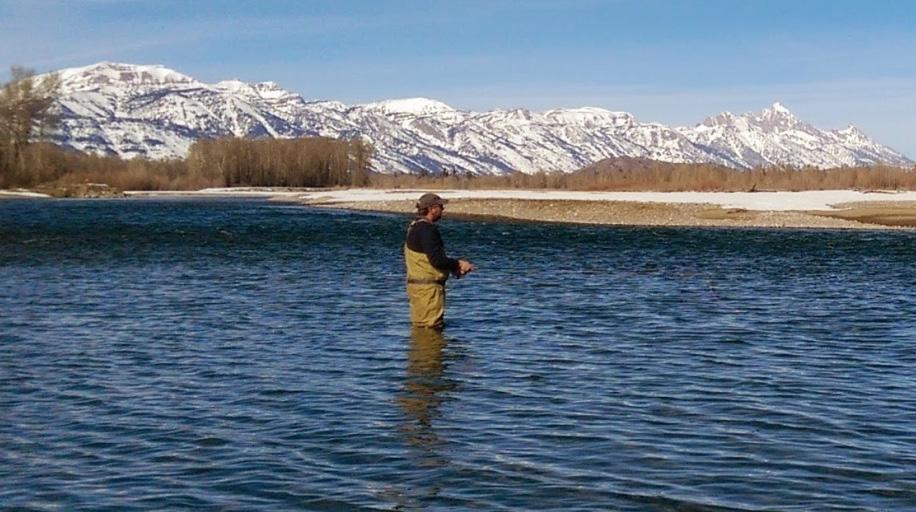 EXPLORING BY WATER WINTER FLY FISHING ON THE SNAKE RIVER DECEMBER APRIL Jackson Hole is home to some of the world s best trout fishing.