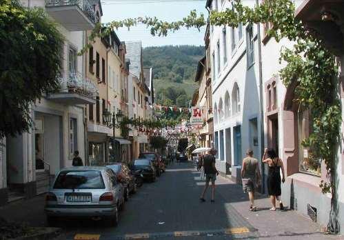 Cochem is a lovely little town with historical half-timbered houses and a picturesque Old town.
