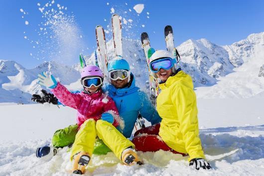 33 Life in the mountains: Skiing in Iran January 29, 2018 Maybe not the first that comes to mind, snow-capped mountains above Tehran are home to some of the world s best ski resorts where powder