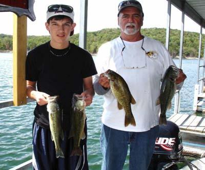 September 2011 NEWS Hawg Hawlers Written by Pam Wakim Rich Shaw and Jason Shaw Win Table Rock Rich Shaw and Jason Shaw took first place at our Table Rock tournament held September 10th and 11th.