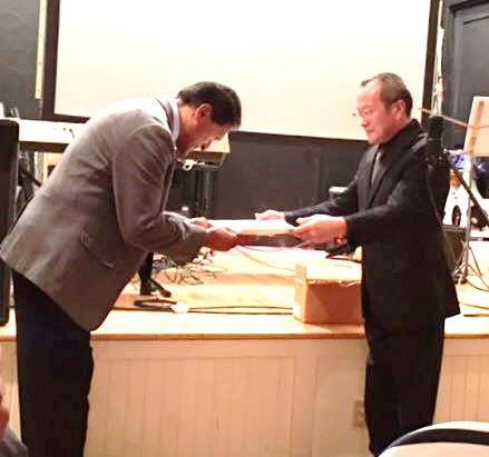 Vassie Naidoo Hachidan: A Teacher of Teachers At Saturday s banquette, Vassie Naidoo Shihan, received his certificate for Hachidan from Seiichi Fujiwara, President and Chief Instructor of Goju Ryu