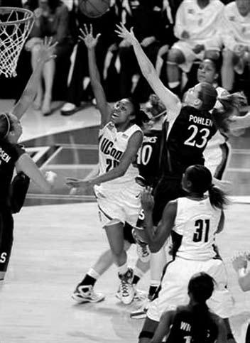 8 Women s Final Four Game Records Renee Montgomery of Connecticut scored 15 points in the 2008 national semifinal game against Stanford. Highest Field-Goal Percentage (Min. eight made) 100.