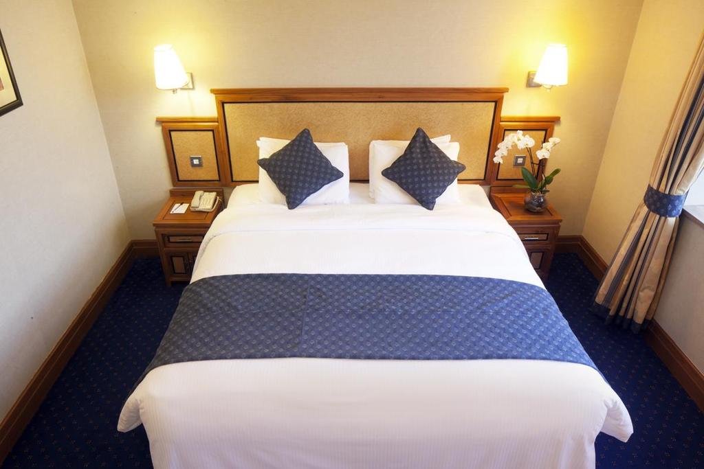 Grange Bracknell Hotel 4* About the Hotel The Grange Bracknell is a welcoming 4-Star hotel located in Bracknell's bustling brand new town centre "The Lexicon",