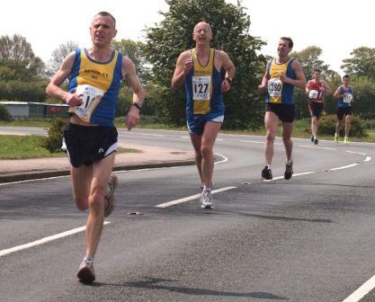 In his first 10k since joining Beverley AC in February Lewis Holloway knocked almost a minute off his previous best to finish in 37:17 in 21 st place.