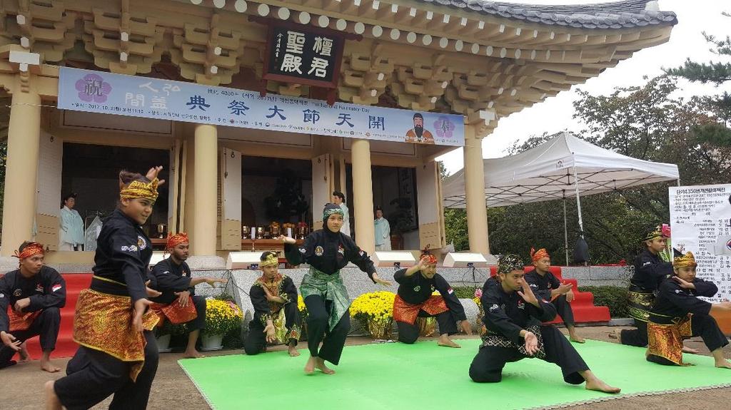 Participating in Dangun Parliamentary Korea National Foundation Day On 03 October 2017, we had our final performance at the Dangun