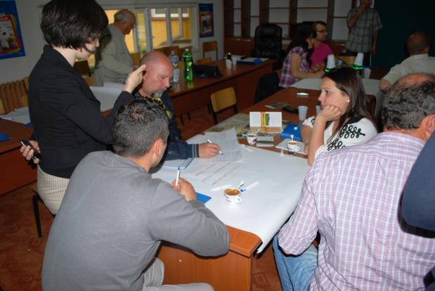 Balkan Lynx Recovery Programme Newsletter 01/2014 P a g e 7 the municipalities of Demir Hisar, Kichevo, Ohrid and Struga at the workshop. practical and theoretical.