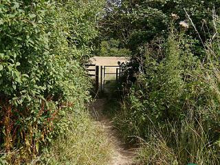 Orbital East (A) 6-10: Shaw s Farm to Salary Brook, at Pickford Walk (Outer Loop) The kissing gate at (7) is the first of several obstacles that restrict access