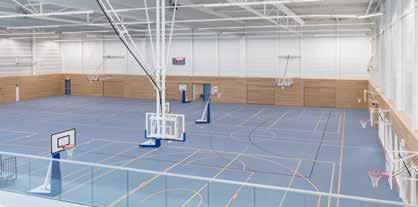 Ring heights 140, 160, 180, 200, 220, 240, 260, 280 and 305 cm. Projection 65 cm (when ring height 305 cm). Storage height 205 cm. Total weight 250 kg. Reduced-size backboard 120x90 cm.