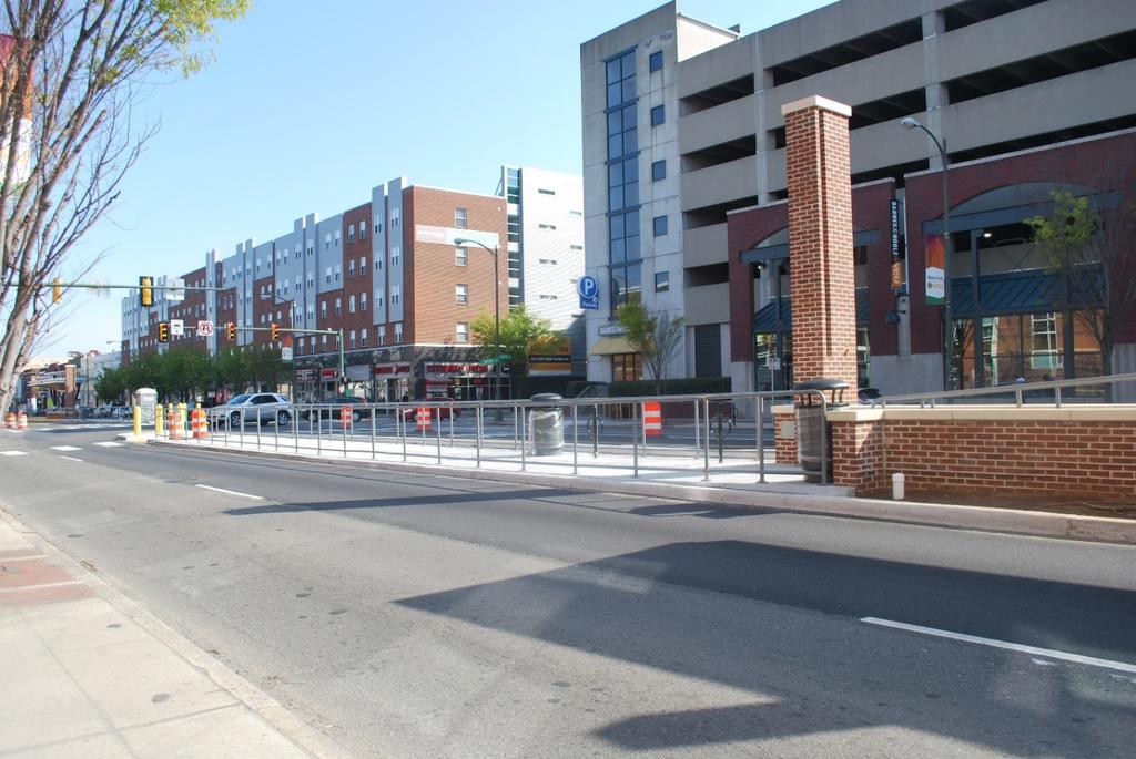 GRTC PULSE SAFETY & HOW TO RIDE Median Station Access: Some Pulse stations are located at signalized intersections with ADA pedestrian crosswalks to access the median stations.
