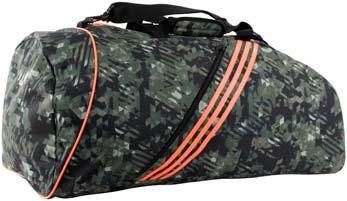 This unique sport bag made of resistant outside Pes material allows you to carry all your training equipment.