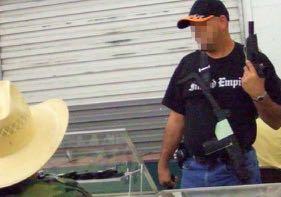 2 1 3 4 Attendee Gun Trader, San Antonio, Texas This man (1) has an assault pistol in his left