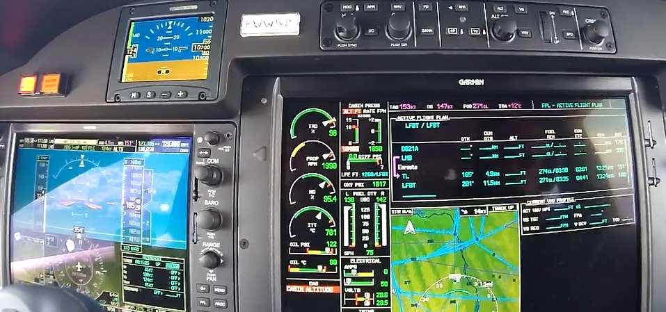 3- CABIN ALTITUDE CAS message active, before acknowledgment Alternating Master Warning push button «CABIN ALTITUDE» CAS