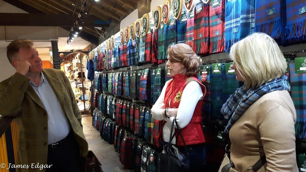 Jim talking with Wendy Dunbar and her friend both from the USA Look at all the tartan scarves I could have brought
