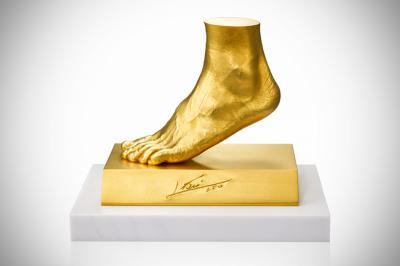 What you see in the picture people is Messi's left foot. It was cast by Japanese jeweler 'Ginza Tanaka' to raise money for the victim's of Tohoku earthquake and tsunami in 2011.