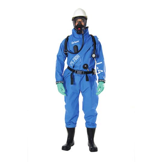 is called for. Chemical tank cleaning, toxic spillages or certain tasks when working on oﬀshore installations are all made easier and more comfortable when using the AirPack 2.