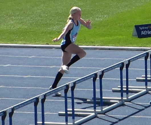Mikayla nursed that injury until the final day of All Schools and finished third in her heat of the 13yrs 80m Hurdles in a time of 13.89s to qualify for the State finals.