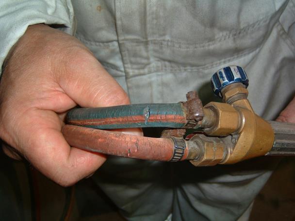 A bending test is a simple way of checking Hose leak connection at the shank causing