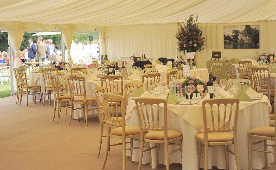 PACKAGE INCLUSIONS Luxury lined marquee on Thames river bank (racing side of the river) offering spectacular views of Temple Island, the Oxfordshire countryside and the rowing Shared Riverside