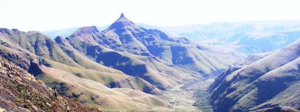 On Grays Pass, above Keith Bush camp (Gatberg seen on ridge) Camping below Organ Pipes Pass, with Cleft Peak behind Weather Patterns in the Drakensberg The summer months (Late October to Early March)
