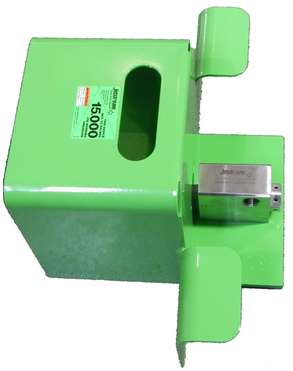DURASAFE FOOT GUNS SHUT-IN STYLE Ideal for a variety of waterblast tube cleaning applications, the DCFSi-15 DuraSafe foot-operated shut-in style control gun allows the operator to have