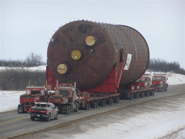 4.2.1 Design Vehicles The over-dimensional vehicle was a Coke Drum transporter as shown in Figure 4.2, a vehicle that brings large storage tanks to oil sands projects in the Fort McMurray area.