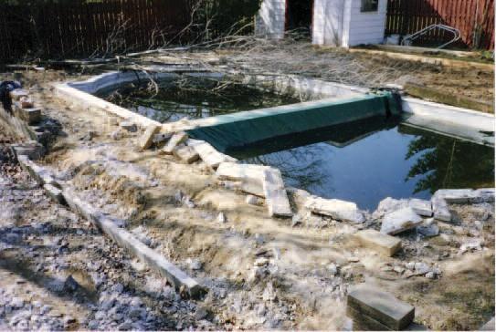 POOL RENOVATION SPECIALIST Since 1955 National Pools has been building quality concrete & vinyl pools for residential & commercial applications.