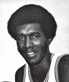 Louis Hawks prior to arriving in Dallas his physical style was perfect for the ABA and in his fi rst season of 1967-68, Hagan averaged 18.2 points per game, leading to another All-Star selection.
