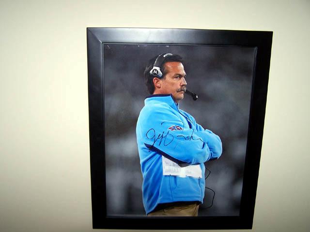 BP10-31 Jeff Fisher Autographed photo of Titans Coach Jeff