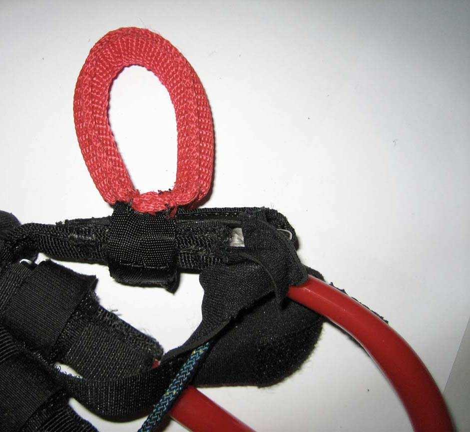 5. Fold loop Velcro seal and close tightly. 6.