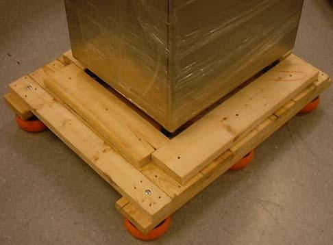 If a gauge has been tripped, this indicates that the crate was handled roughly and/or tilted at high angles during shipment. Please make a note to the shipper and contact XACTIX immediately.