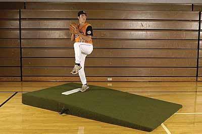 Portable Pitching Mounds Proper Pitch Mounds Page 39 PROFESSIONAL PRACTICE MOUND Regulation slope allows players to learn