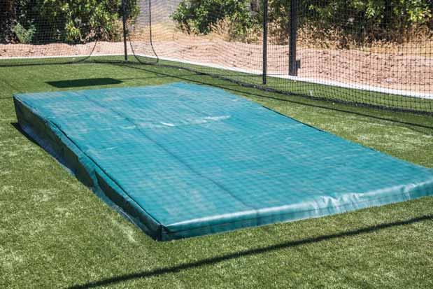 Portable Pitching Mounds RFP Mounds Page 52 CUSTOM-FITTED COVER Protect your mound investment with a custom-fitted cover.