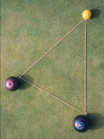 Picture 11 a) Jack Viewed in Relation to 90º to the Base Line 90 º Standing with one foot placed behind the jack and facing the direction of the bowls, the marker should draw an imaginary line from