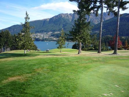 4 Friday, 11 April Our final round of golf is at Queenstown Golf Club at Kelvin Heights. This course has a spectacular setting on the shores of Lake Wakatipu.